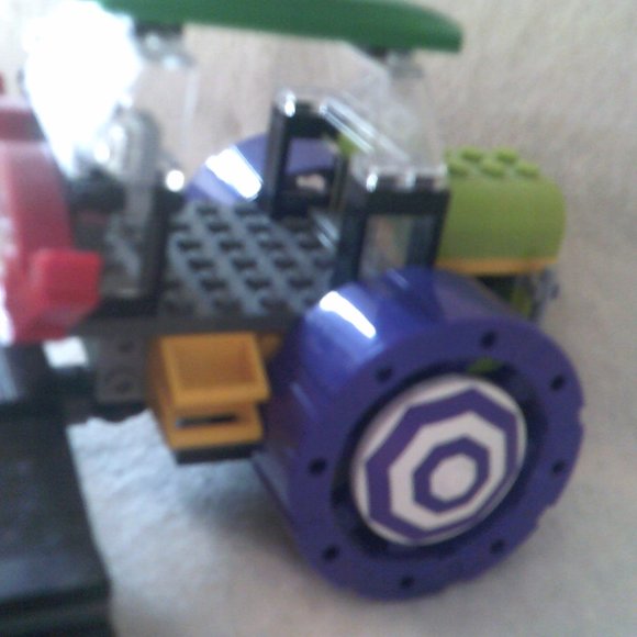 Lego JOKER Steamroller and Joker Helicopter set - Picture 11 of 12